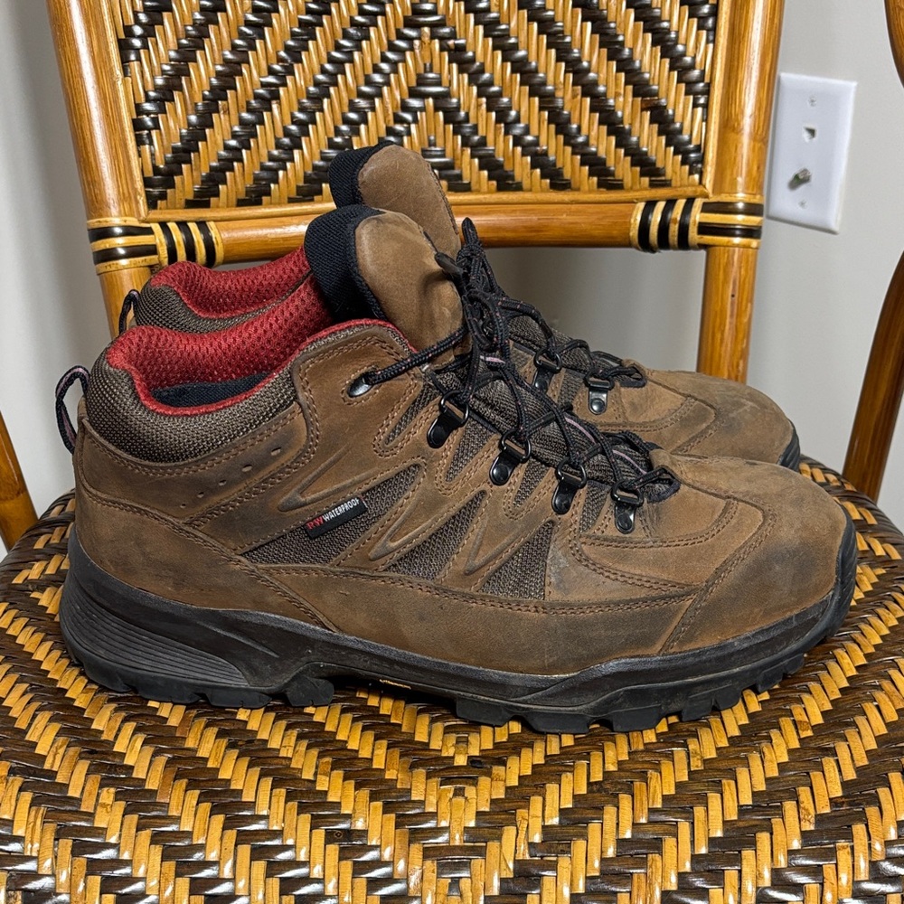 Red Wing TruHiker 6672 Boots 10.5EE Waterproof Vibram Sole Steel Toe Safety